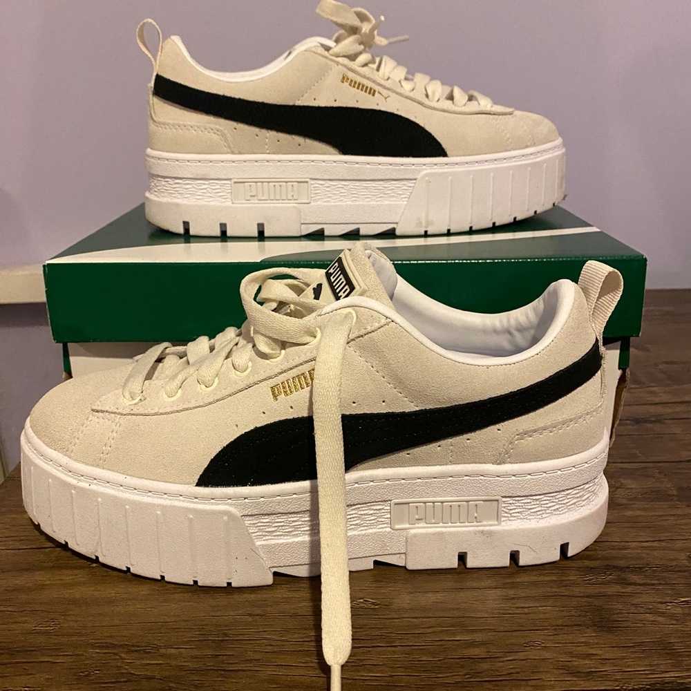 Puma Platforms off white Sneakers Size 8
